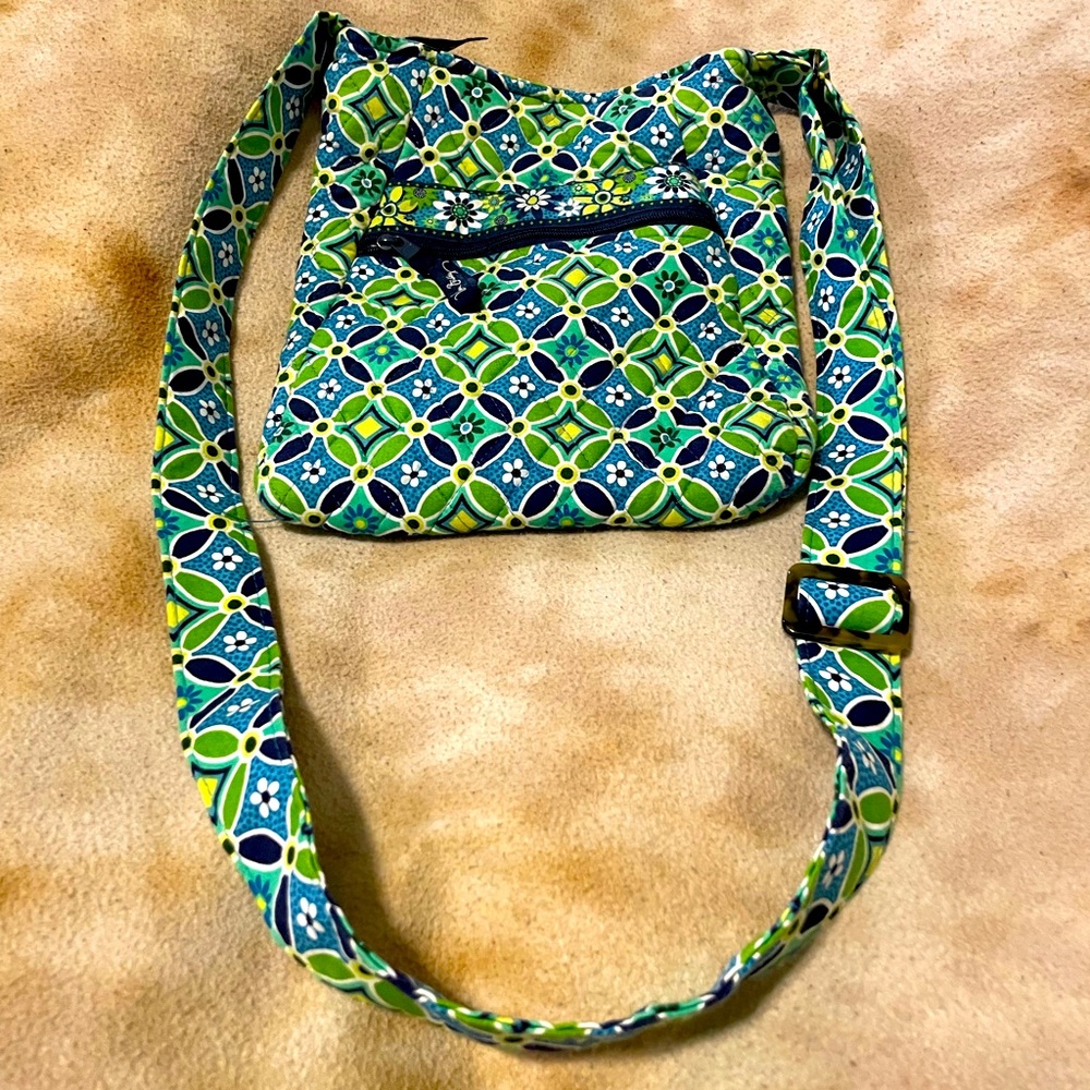 VERA BRADLEY DAISY DAISY HIPSTER CROSSBODY BAG GRREN/BLUE 12" X 10"